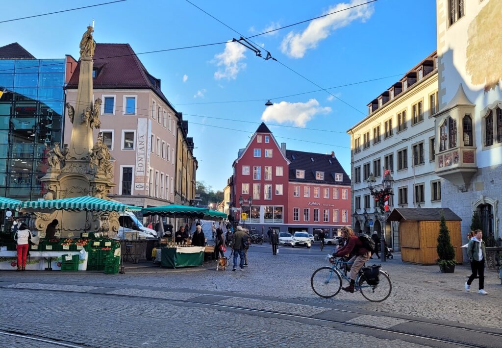 Der Bereich rund um den Vierröhrenbrunnen am Grafeneckart
