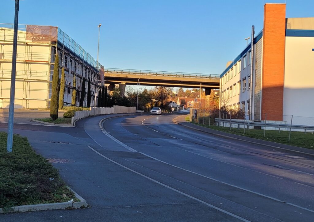 Kurve in der Werner-von-Siemens-Straße