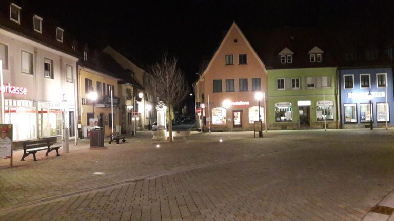 NACHGEFRAGT: Mögliche Baumstandorte auf dem Rathausplatz in Heidingsfeld