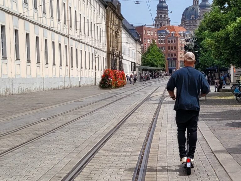 E-Scooter-Mitnahme im ÖPNV weiterhin ermöglichen