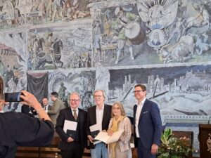 Verleihung der Ehrenmedaille der Stadt Würzburg an Joachim Spatz (FDP), Antonino "Nuccio" Pecoraro und Karin Miethaner Vent - mit Oberbürgermeister Martin Heilig